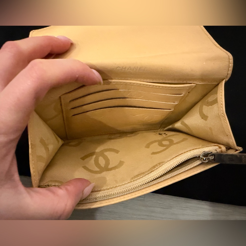 CHANEL C0200 Tan & Black Leather Quilted Handbag - WITH matching wallet - Picture 11 of 11